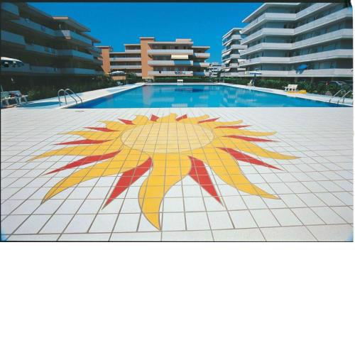 Beautiful recently renovated flat with 12 swimming pools