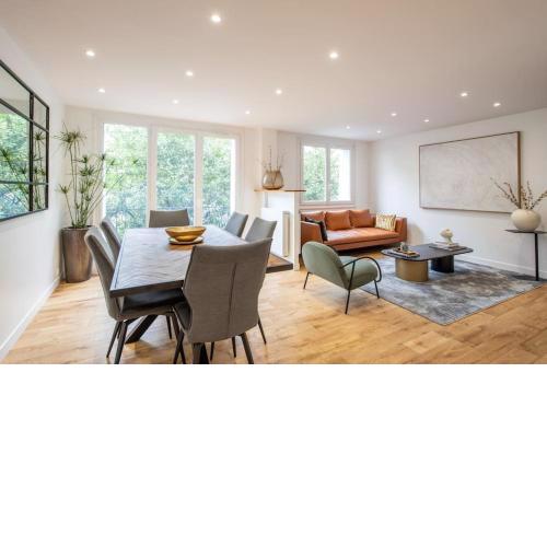 Beautiful renovated flat in the heart of Paris