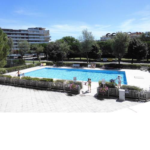 Beautiful Sea Front studio With Swimming Pool