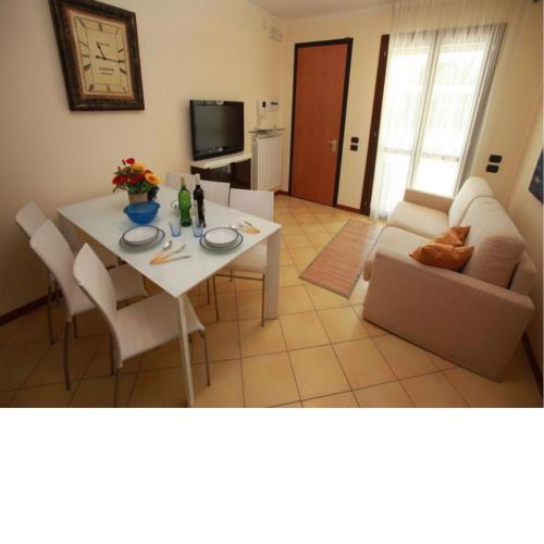Beautiful sea front view apartment for 5 people by Beahost Rentals