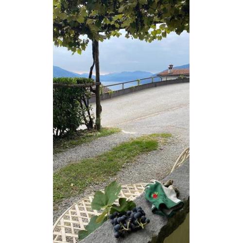 Beautiful small apartment with Lago Maggiore view