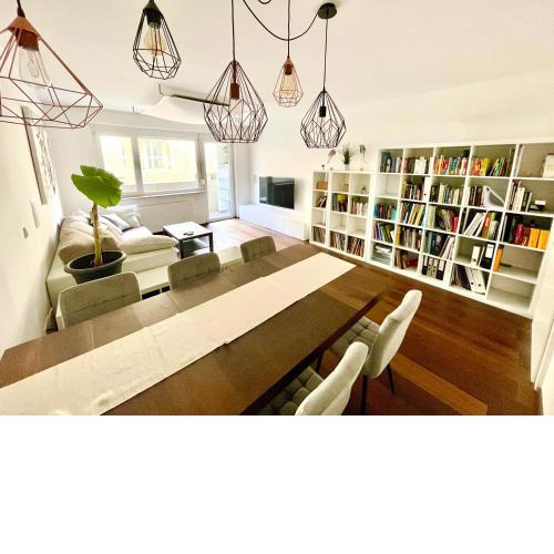 Beautiful spacious center flat with parking option