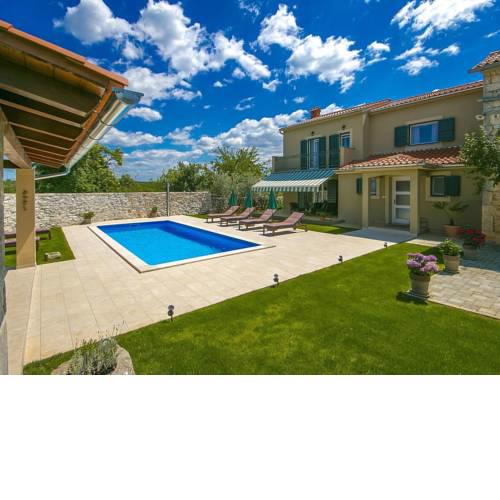 Beautiful Stone Villa with Swimming Pool in Baderna