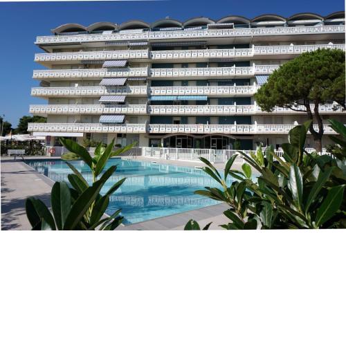 Beautiful studio With terrace and Swimming Pool