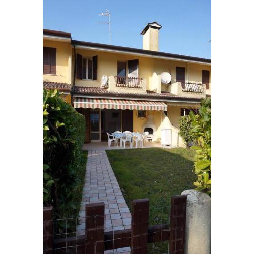 Beautiful Terraced House With Pool-tv-ac
