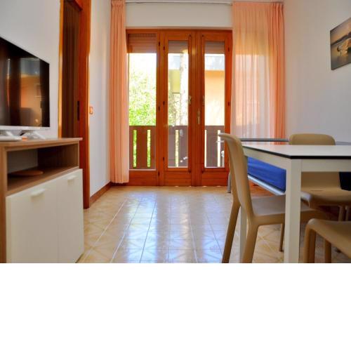 Beautiful three-room apartment for 5 people A C - By Beahost Rentals