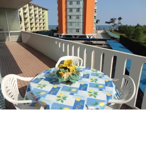 Beautiful three-room apartment with large terrace A C - 7 people