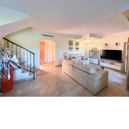 Beautiful Townhouse with Sea View 5 min from the BEACH