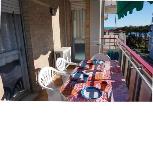 Beautiful two-room apartment for 6 people facing the sea