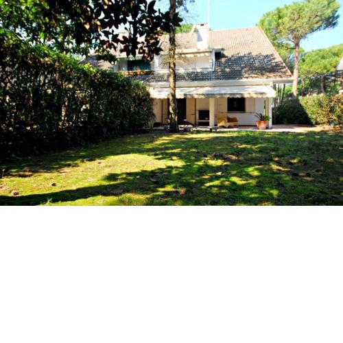 Beautiful Villa a few meters from the beach of Lignano