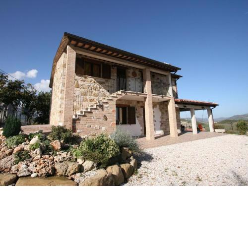Beautiful villa in Cagli with private garden and barbeque
