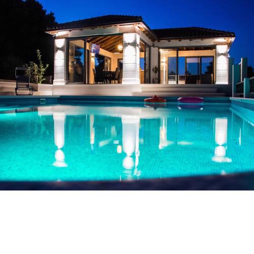 Beautiful Villa in Selca with Private Swimming Pool