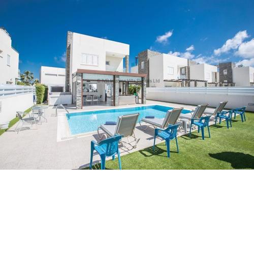 Beautiful Villa Minutes from the Beach, Protaras Villa 1405