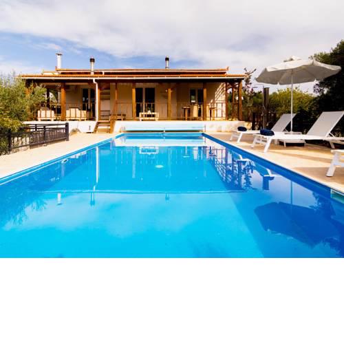Beautiful Villa near Sea in Epano Sisi