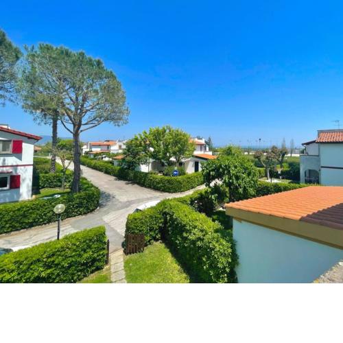 Beautiful villa with garden in front of the sea