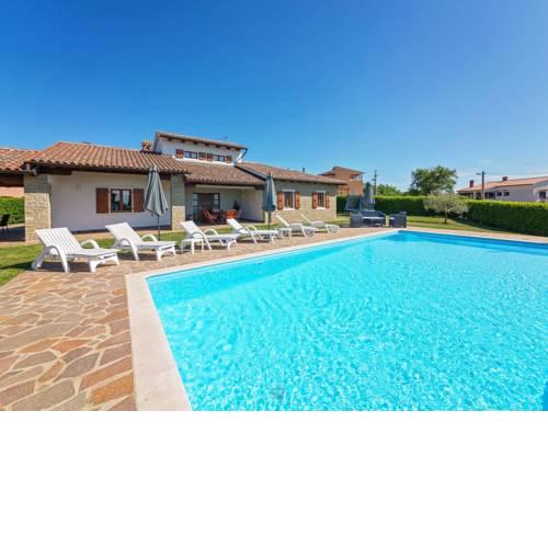 Beautiful Villa with Swimming Pool in Visnjan