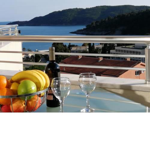 Becici Apartment