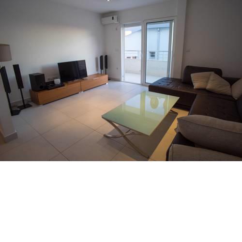 Becici Three-Bedroom Penthouse Apartment with Jacuzzi