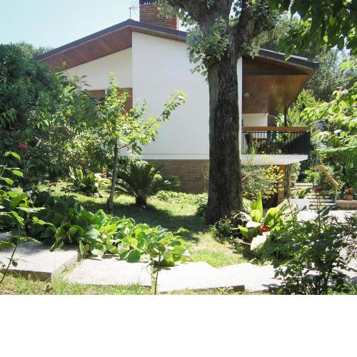 Bed And Breakfast 22 Garibaldi Home