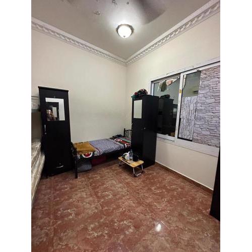 Bed Space for Female single and bunk bed Al Sayed Builidng - Sharaf DG Exit 4 Flat 301