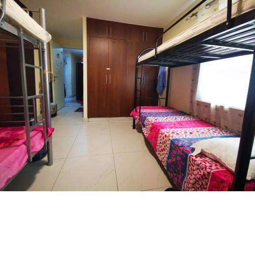 Bed Space For Females Near Metro Station