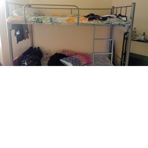 bed space for weekly with other guests