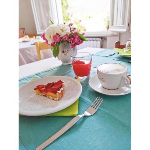 BeeLiving Room&Breakfast