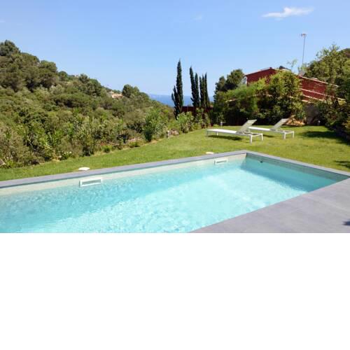Begur Holiday Home Sleeps 8 with Pool and Air Con