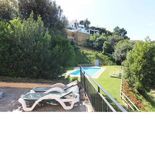 Begur Villa Sleeps 6 with Pool and Air Con