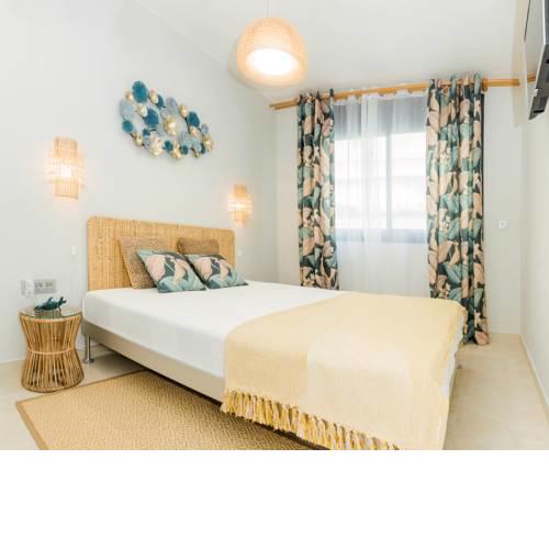 Beige y Classic Sea View Apartment