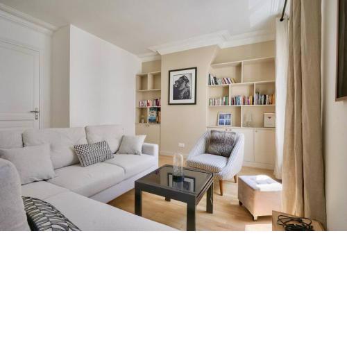 Bel appartement avec lit double dans Paris 15ème