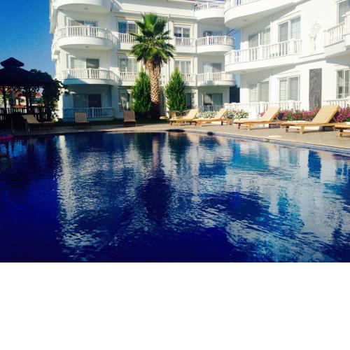 BELKA GOLF RESİDENCE Luxury apt Poolside