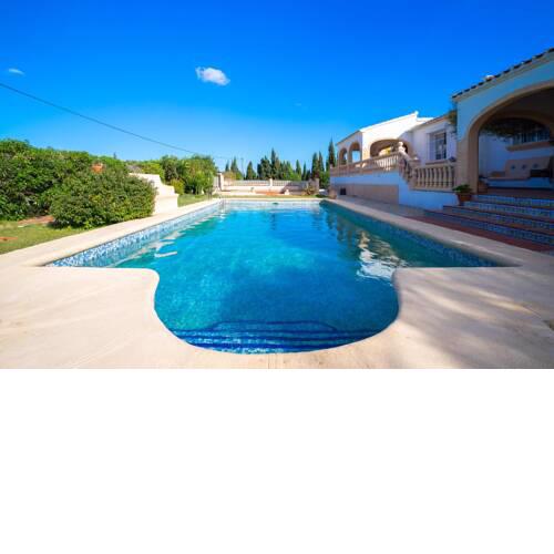Benitachell Holiday Home Sleeps 6 with Pool Air Con and WiFi