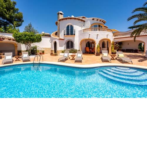 Benitachell Villa Sleeps 9 with Pool Air Con and WiFi