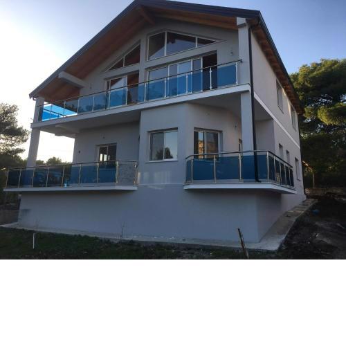 Benjy’s Villa(B&B)