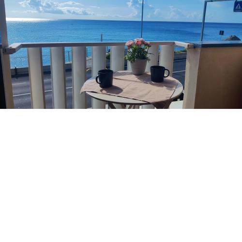 Bergeggi frontemare - Condominio soggiorno al mare