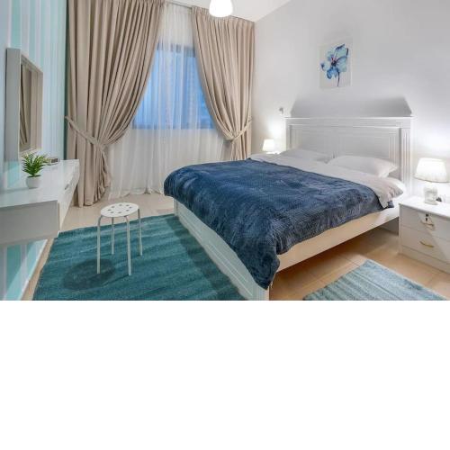 BEST 2 Bedroom Apartment Beach Front (Sea View)