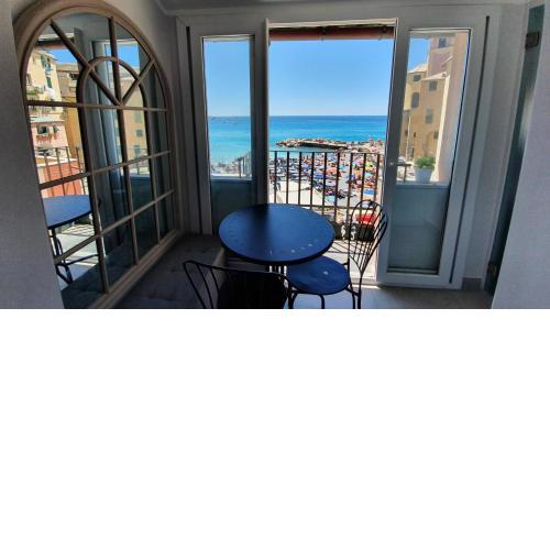 Best flat beachfront Camogli