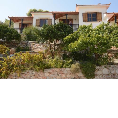 Betsanis Stafylos Apartments