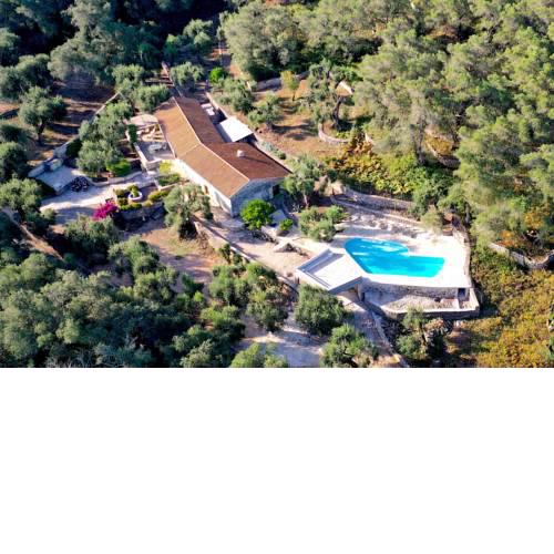Bettina s Villa with Pool and AC