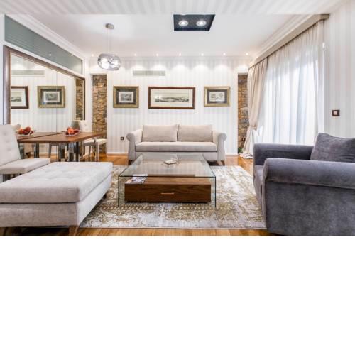 Beverly Suites in Plaka