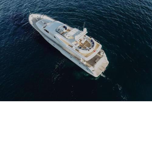 Beyond82: Luxury Yacht in Puglia