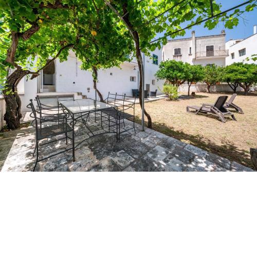 Bienbi Ostuni by Typney