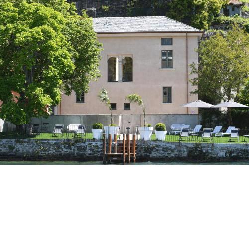 Bifora65 Villa storica fronte lago