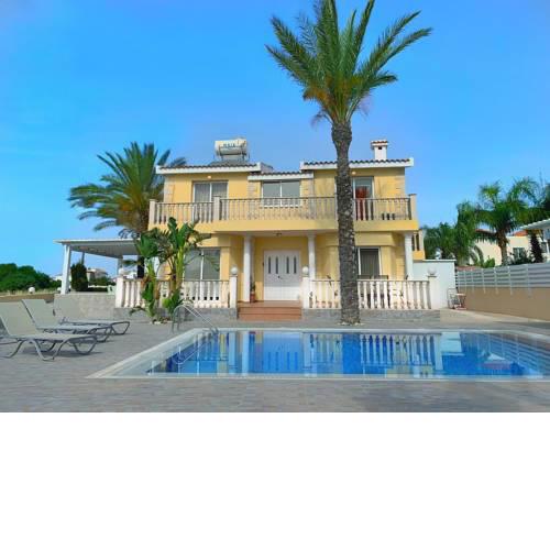 Big Beach Villa 4 Bedroom in Ayia Napa