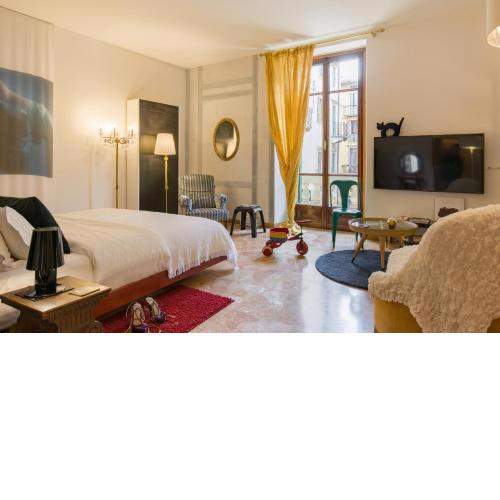 Billie's Flat RED - art & design apt in Verona historic centre