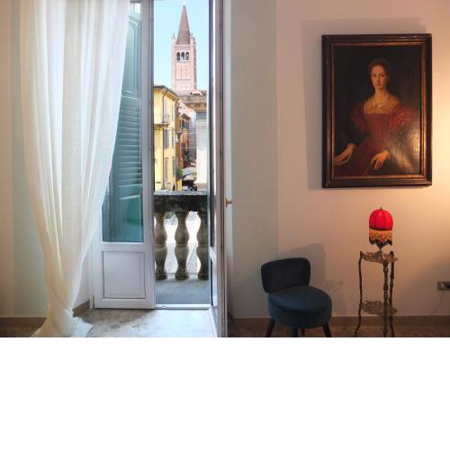 Billie's Flat WHITE - art & design apt in Verona historic centre