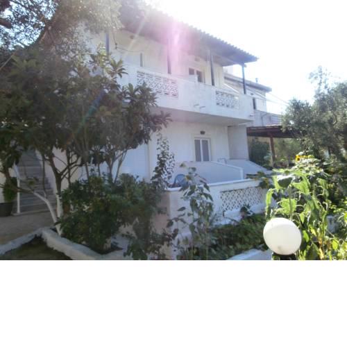 Billy's Amoudi Apartments