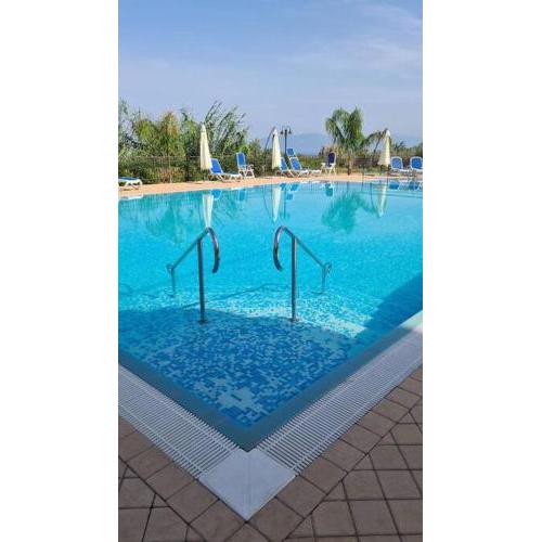 Bilocale con piscina, Costa degli Dei, vista mare