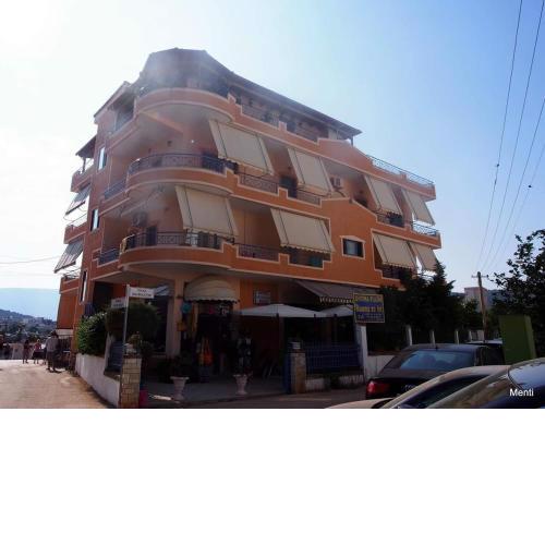 Biraci Residence
